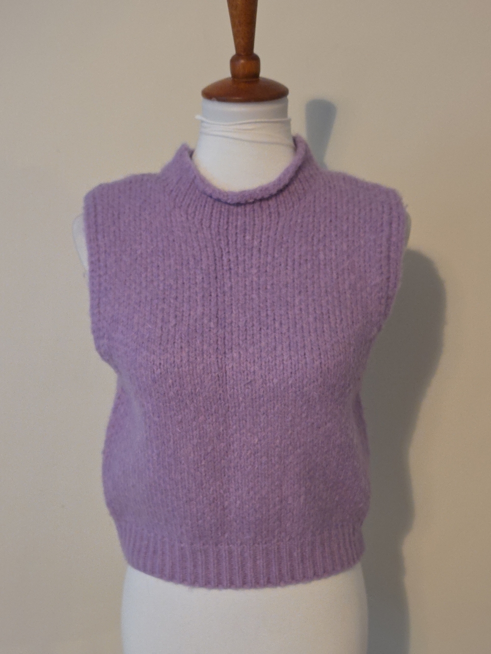 Stile By Per Lei Sleeveless Lavender Knit Cropped Sweater Vest Brand New